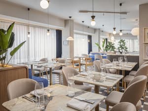 thumbnail: Restaurant