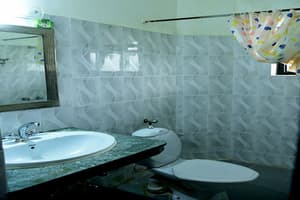 thumbnail: Bathroom shower