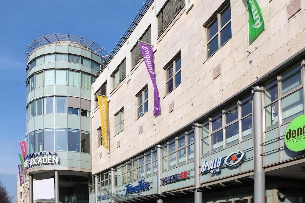 Shopping mall