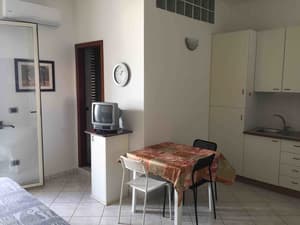 thumbnail: In-room dining