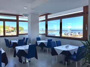 thumbnail: Breakfast area