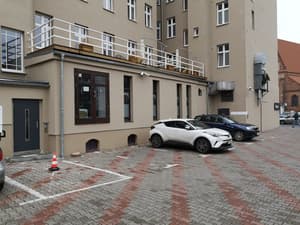 thumbnail: Interior entrance