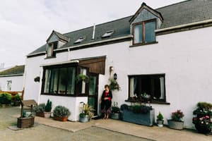 thumbnail: Exterior