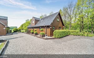 thumbnail: Front of property