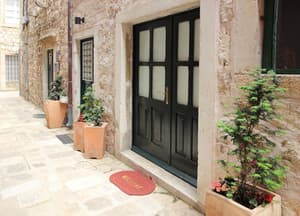thumbnail: Exterior