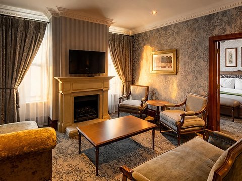 TSH Gold Reef City Hotel Presidential Suite Lounge