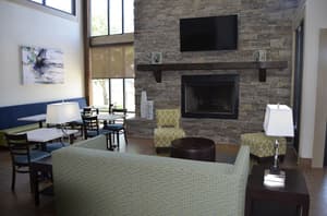 thumbnail: Lobby sitting area