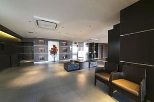 thumbnail: Lobby sitting area