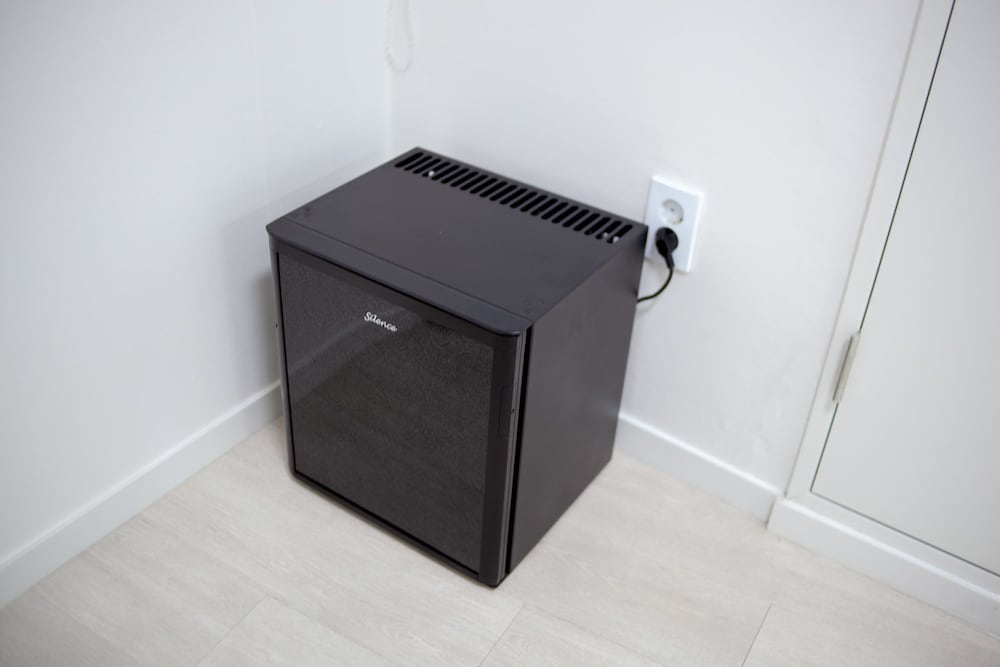 Mini-refrigerator