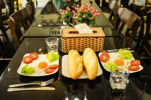 thumbnail: Restaurant