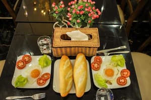 thumbnail: Restaurant