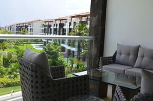 thumbnail: Balcony