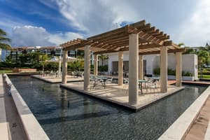 thumbnail: Exterior