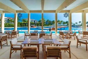 thumbnail: Outdoor dining