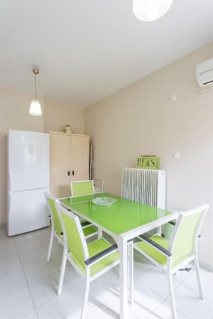 thumbnail: In-room dining