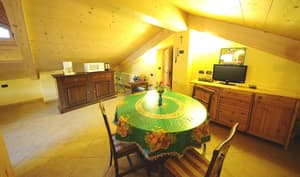 thumbnail: In-room dining