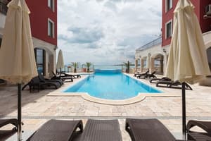 thumbnail: Outdoor pool