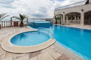 thumbnail: Outdoor pool