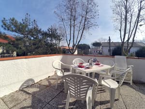 thumbnail: Balcony view