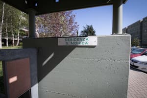 thumbnail: Exterior detail
