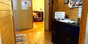 thumbnail: Interior entrance