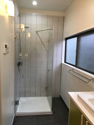 thumbnail: Bathroom shower