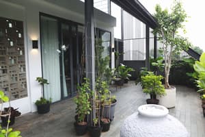 thumbnail: Courtyard