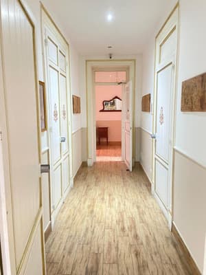 thumbnail: Interior