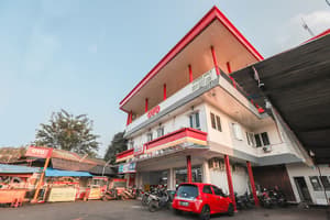 thumbnail: Front of property