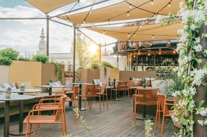 thumbnail: Outdoor dining