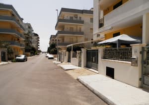 thumbnail: Exterior