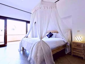 thumbnail: Room amenity