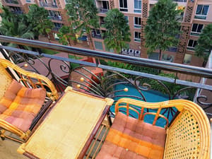 thumbnail: Exterior