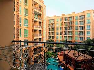thumbnail: Exterior detail
