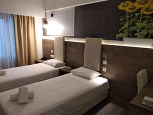 thumbnail: Interior entrance