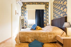 thumbnail: In-room dining
