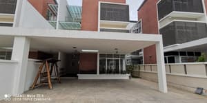 thumbnail: Front of property