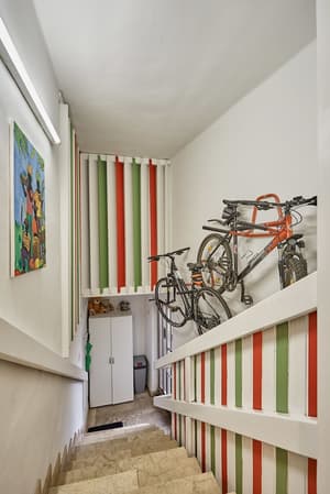 thumbnail: Interior entrance