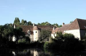 thumbnail: Exterior detail