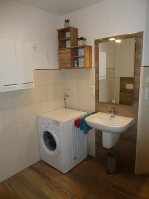 thumbnail: Bathroom amenities