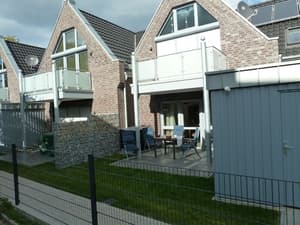 thumbnail: Exterior