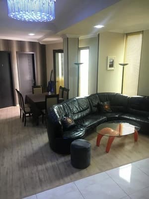 thumbnail: Lobby sitting area