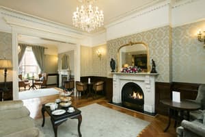 thumbnail: Interior entrance