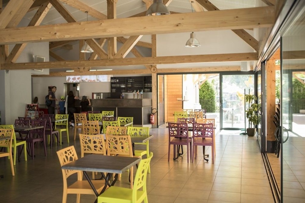 Snack bar