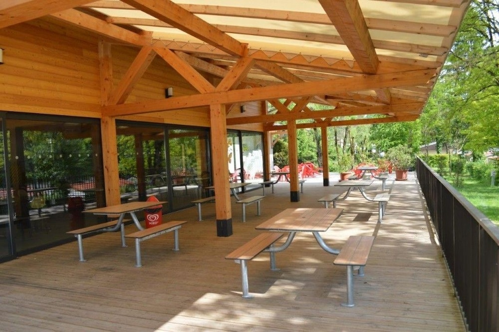 Snack bar