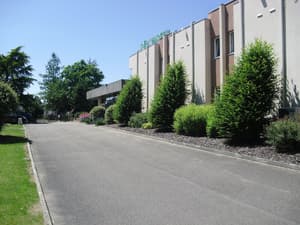 thumbnail: Front of property