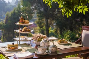 thumbnail: Outdoor dining