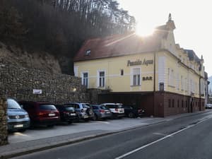 thumbnail: Parking