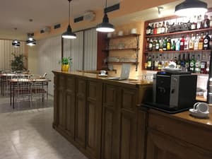 thumbnail: Bar (on property)