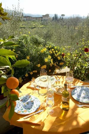 thumbnail: Outdoor dining